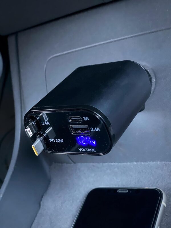 High-Speed Car Charger Retractable Cord - Image 3