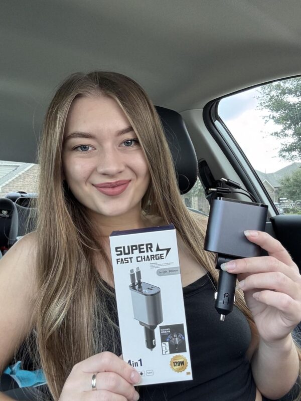 High-Speed Car Charger Retractable Cord - Image 4